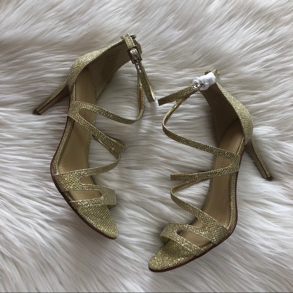 Marc Fisher Gold Strappy Blaize Sandal 6.5 Sparkle - Picture 1 of 8